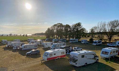 Gäster på Ventlinge ställplats, Öland. Foto: Ventlinge ställplats.