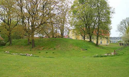 Den sydöstra bastionen med vattengrav framför. Foto: Stefan Svenaeus 2017