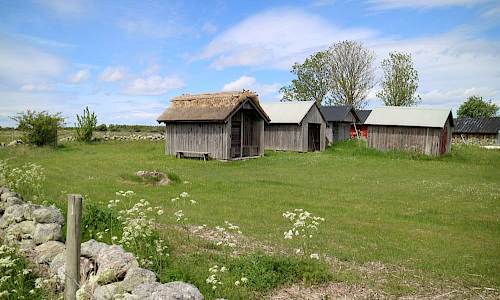 Norra gruppen. Sjöbod med stråtak. Foto: Stefan Svenaeus 2017