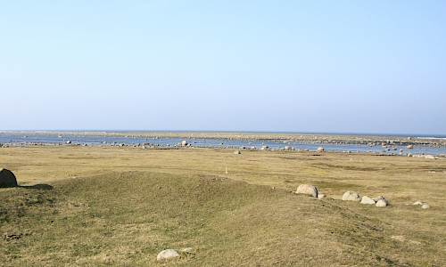 Läget för det medeltida Kyrkhamn. I förgrunden resterna av S:t Johannes kapell. Foto: Stefan Svenaeus 2014