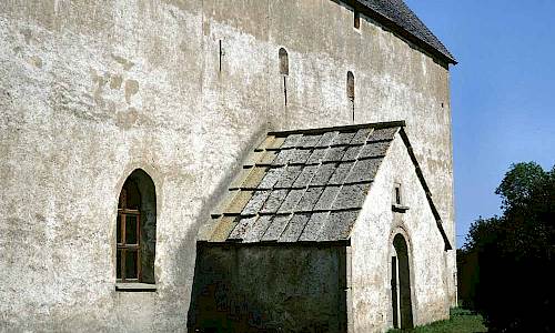 Källa gamla kyrka. Foto: Stefan Svenaeus